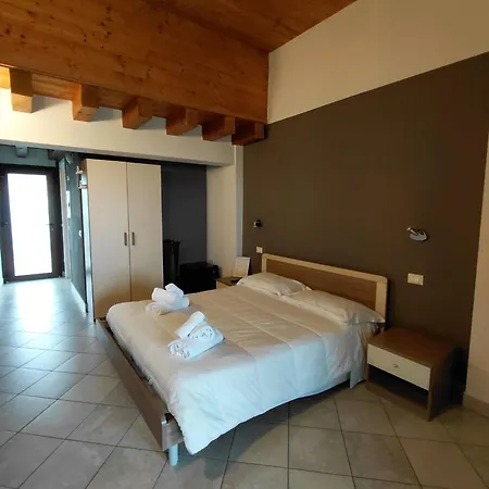 Cascina Reciago * ديسينسانو ديل غاردا